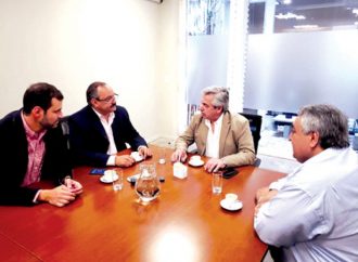 ALBERTO FERNANDEZ RECIBIO A LEAVY