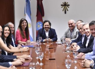 SAENZ RECIBIÓ A BETTINA ROMERO
