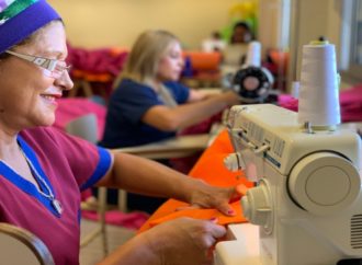 El hospital Materno Infantil confecciona elementos de uso hospitalario