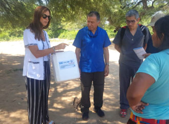 El Gobierno entrega más de 2 millones de litros de agua y 4.800 bidones para el almacenaje