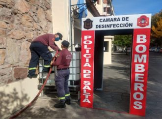 Bomberos fabricó una cámara de desinfección