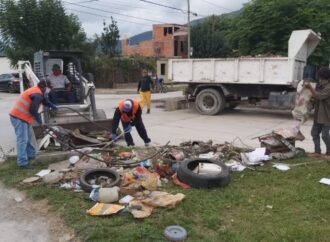 Limpieza y Descacharrado por los barrios