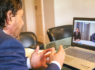Sáenz firmó convenio con Nación para recibir equipamiento tecnológico