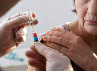 Continúan con la vacunación para los adultos mayores