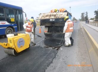 Obras de bacheo en Av. Paraguay