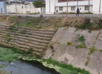 Limpieza en el canal Yrigoyen