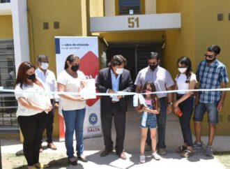 “A un año de gestión entregamos más de 1000 viviendas», Saenz