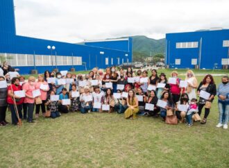 Bettina Romero reconoció a mujeres de zona Sureste por su trabajo en los barrios