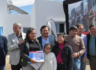 Sáenz en Cafayate destacó que ya hay en Salta más de 3000 familias con casa propia