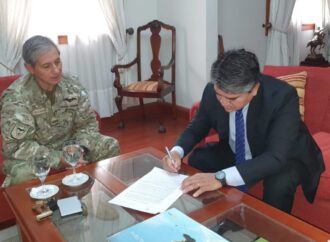 La Municipalidad y el Ejército firmaron un convenio para el uso del Campo Militar de la Cruz
