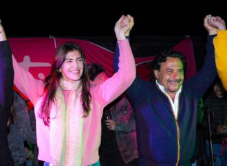 Bettina Romero y Gustavo Sáenz visitaron la feria de emprendedores de la zona norte