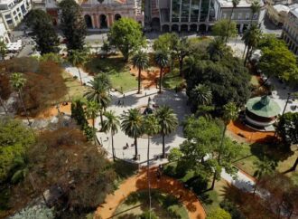 Bettina Romero: “Cumplimos con poner en valor y potenciar la Plaza de todos los salteños”