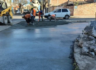 Mejor seguridad vial: efectuaron tareas de hormigonado en Tedín e Ituzaingó