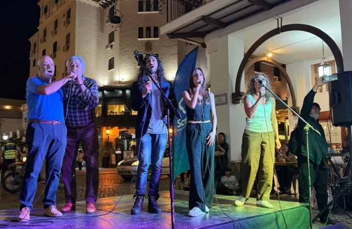 Durante una emotiva velada se recordó la figura de Gustavo ‘Cuchi’ Leguizamón