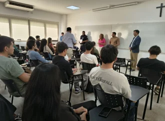 Curso de Primera Licencia: 87 estudiantes de la UCASAL recibieron su certificado