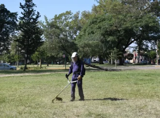 El parque 20 de Febrero, más limpio y preparado para prevenir el Dengue