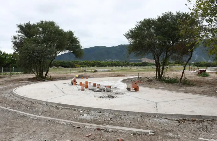 Con varios frentes de obra se ejecuta la revalorización del Eje Discépolo