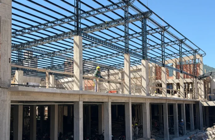 La 1ra etapa de renovación del mercado San Miguel tiene un 55 % de avance