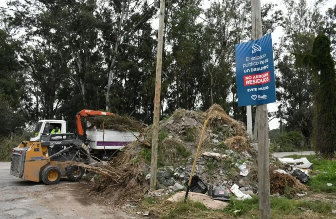 La Municipalidad retiró un basural de grandes dimensiones en el barrio Limache