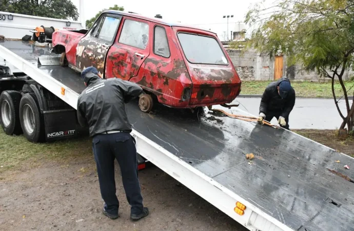 Desde el inicio de la gestión ya se levantaron más de 2000 vehículos abandonados