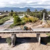 Comenzó la demolición de la estructura de hormigón del viejo puente de Santa Lucía