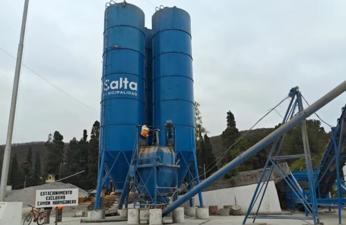Con la Planta Hormigonera, la Municipalidad logra renovar 30 cuadras mensuales