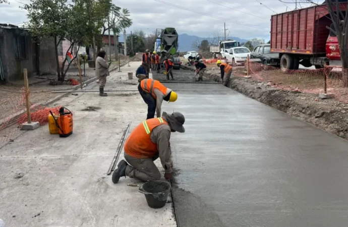 Avanza a buen ritmo la construcción de la nueva calzada en Villa Unidad