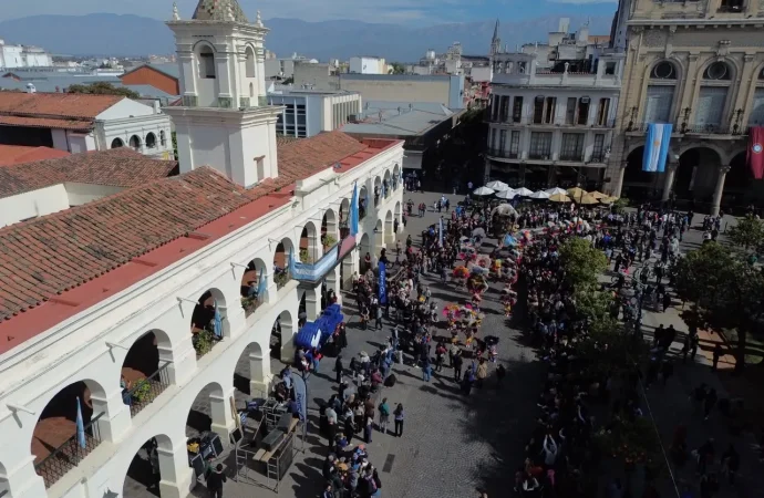La ciudad de Salta recibe a miles de turistas en el inicio de las vacaciones de invierno