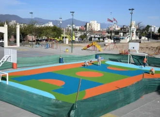 La plaza España ya empieza a lucir un entorno renovado