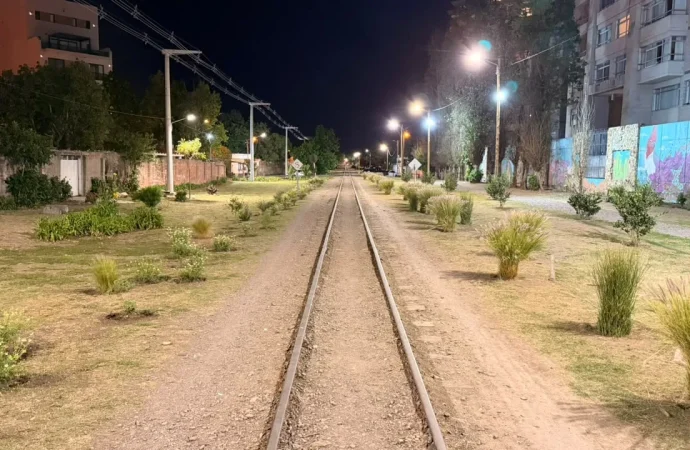 Vecinos destacaron la nueva iluminación en Junín y las vías del ferrocarril